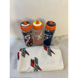 3 Gatorade cups plus towel Flip top multi-color